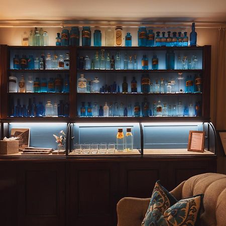 No 15 By Guesthouse, Bath Eksteriør billede The bar at the 2019 edition of the G7 summit