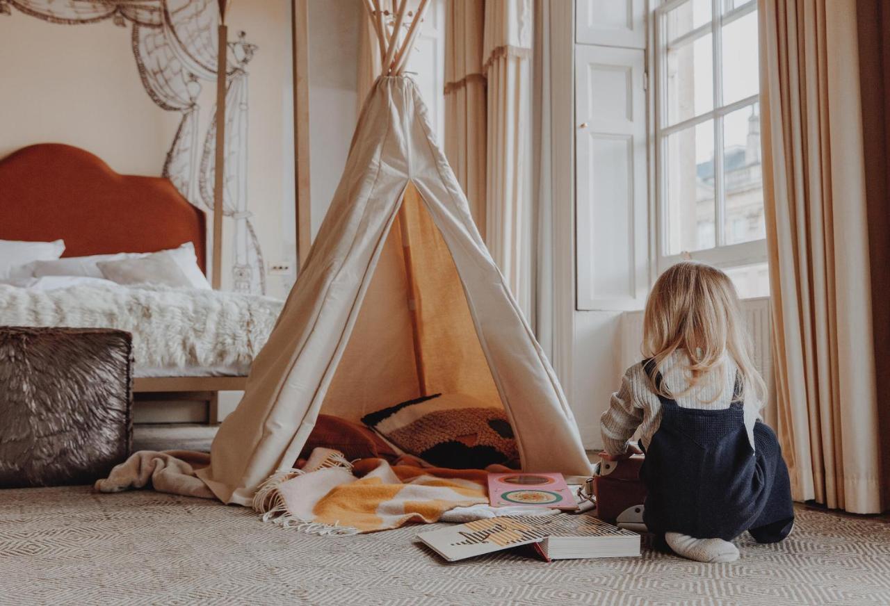No 15 By Guesthouse, Bath Eksteriør billede A teepee in a bedroom