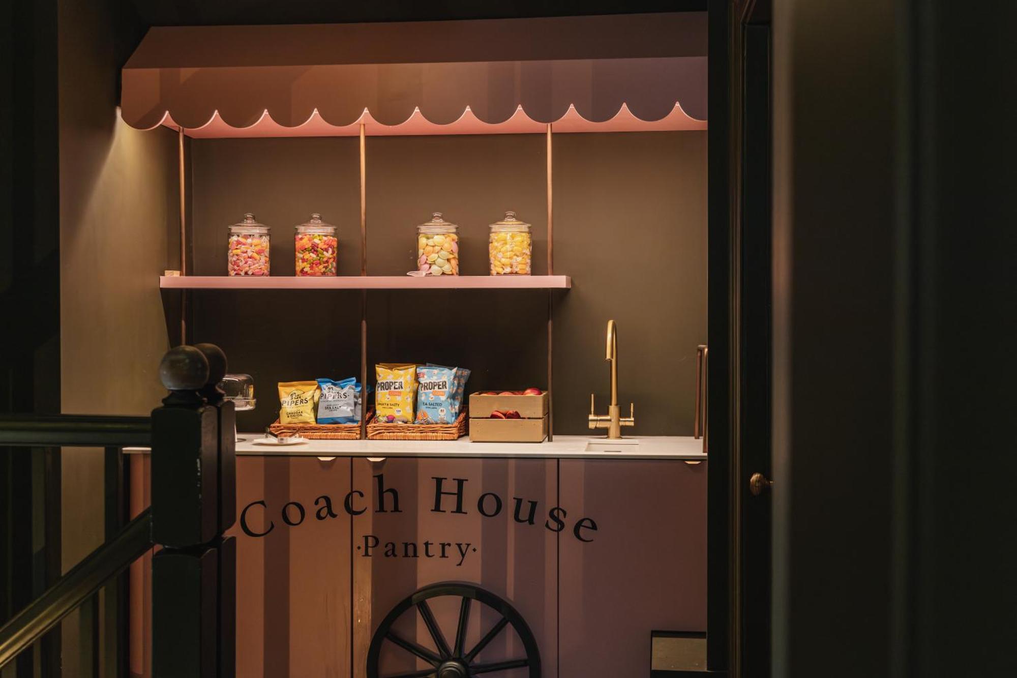 No 15 By Guesthouse, Bath Eksteriør billede The pantry